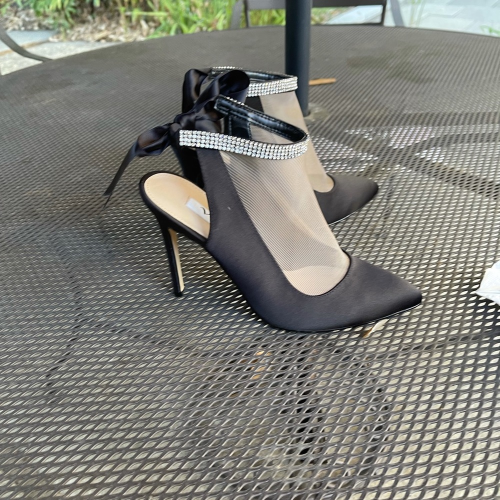 Black heels - Picture 6 of 8
